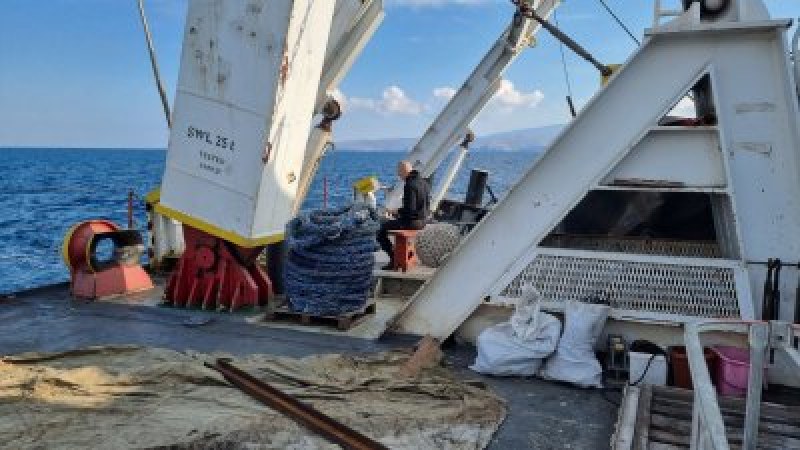 Полярният ни кораб откри лодка на мигранти