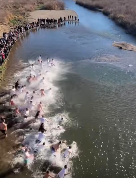 16-годишен извади кръста в Пазарджик