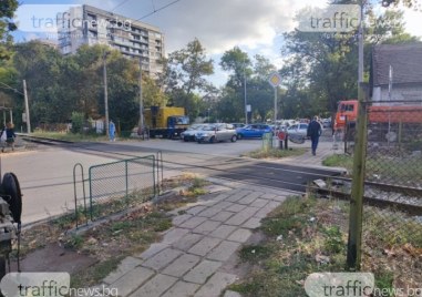 Ремонт на жп прелеза на кръстовището между бул Пещерско шосе  и