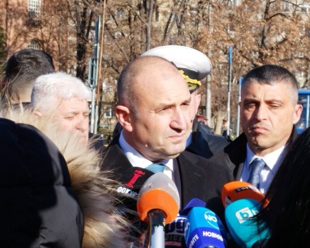 Радев: Парламентът се дави все повече в скандали и предизборно говорене