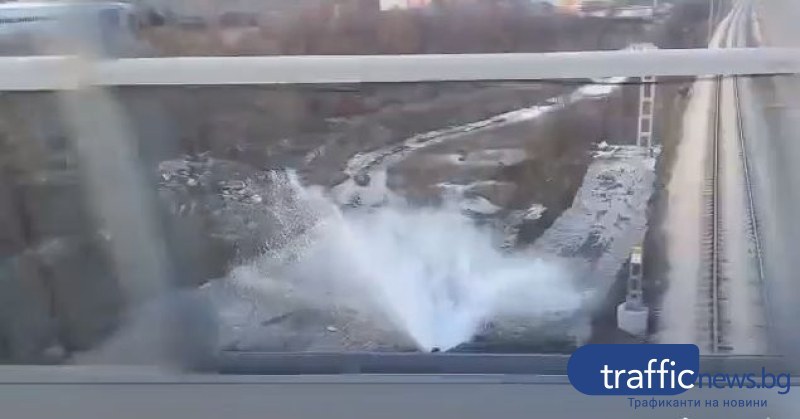 Продължава отстраняването на голямата ВиК авария в Пловдив, без вода по високите етажи