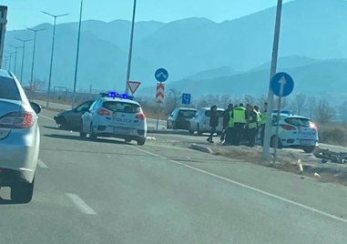 Катастрофа затруднява движението на пътя Пловдив –Асеновград Инцидентът е станал