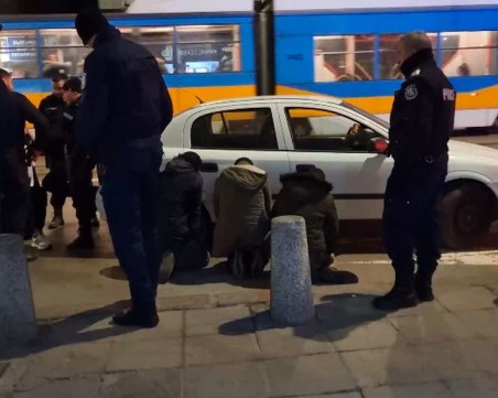 Акция на Лъвов мост! Задържаха нелегални мигранти