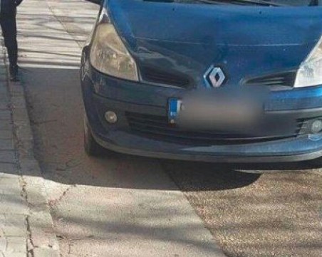 Кола с малко дете потегли сама в Асеновград, то успя да реагира