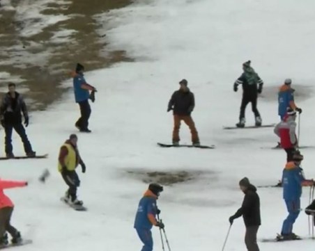Няма сняг по зимните ни курорти, туристите анулират резервации