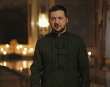 Зеленски с коледен призив, Путин празнува в Кремъл