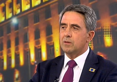 Президентът Румен Радев трябва да даде третият мандат на Демократична