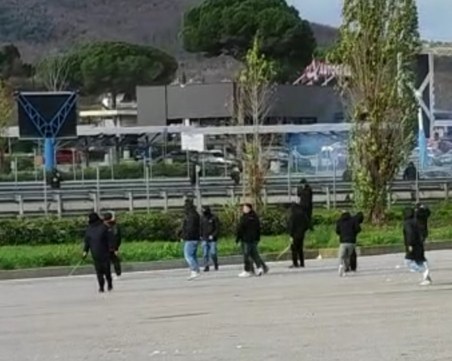 Бой между фенове на Наполи и Рома, има тежко ранен