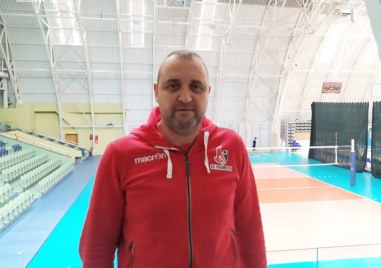 Пловдивският треньор Иван Петков и воденият от него Прометей Днипро отново