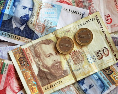 Задържаха тийнейджър, принтирал фалшиви банкноти в дома си край Пазарджик