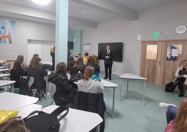 Районният прокурор на Пловдив Чавдар Грошев изнесе открит урок вчера