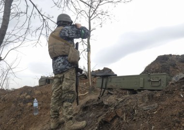 Продължават тежките сражения в района на източния украински град Соледар