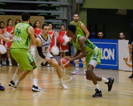 Академик излиза за четвърта поредна победа днес