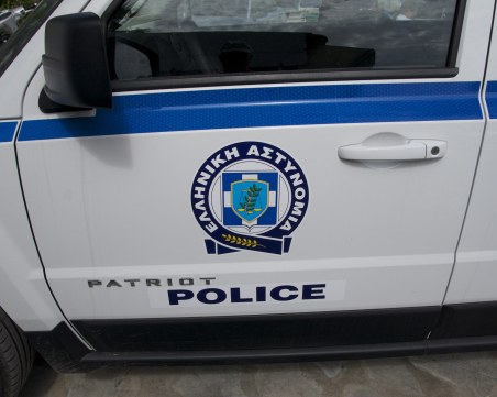 Арестуваха мъж в Атина, отвлякъл и изнасилвал българка три дни