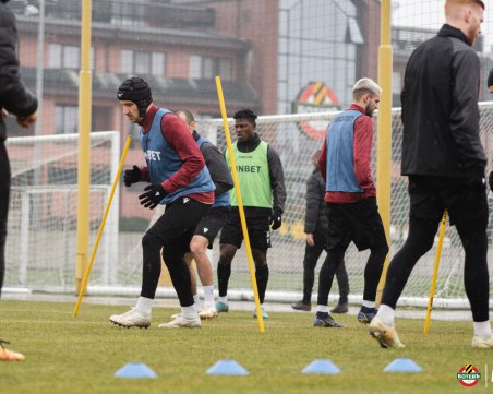 Ботев с двуразови тренировки преди контролата с Гигант