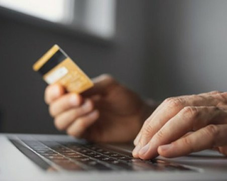 Управителка на бензиностанция присвои 43 620 лв.