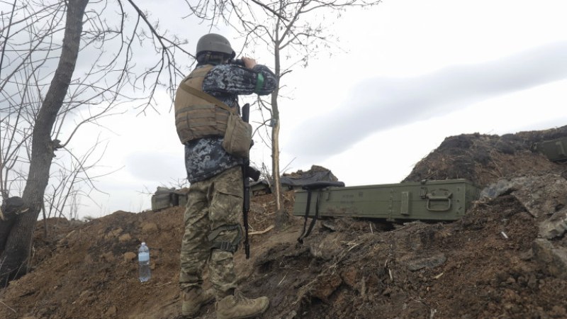 Продължават тежките сражения в района на източния украински град Соледар