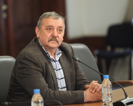 Кантарджиев: По-вероятно е да влезете в болница заради грип, а не ковид
