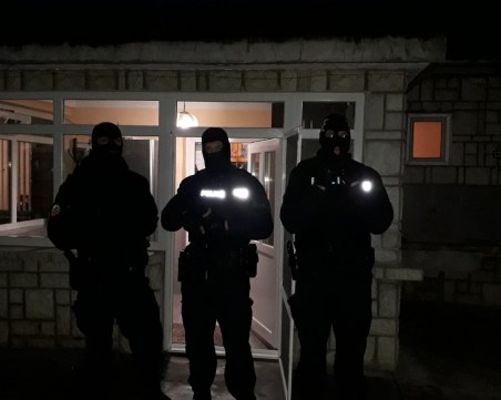 Международна спец операция у нас! Разбиха група за трафик на хора за просия