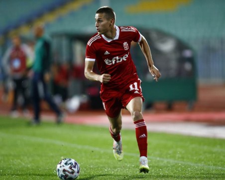 Официално: Локо подписа договор с нов играч