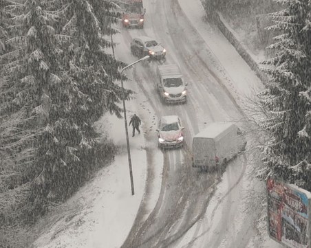 След снеговалежите: Каква е пътната обстановка в страната?