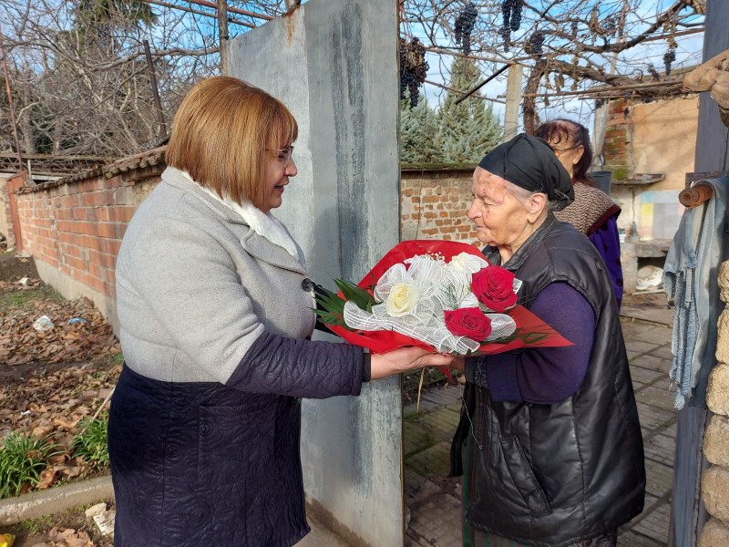 Столетничката Милка Байрева днес навършва 102 години и е най-възрастният