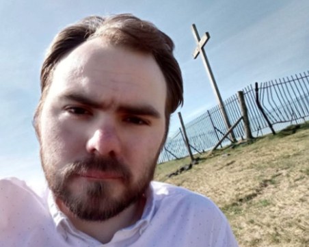 Екстрадират обвинения в тероризъм британец, който беше заловен в плевенско село