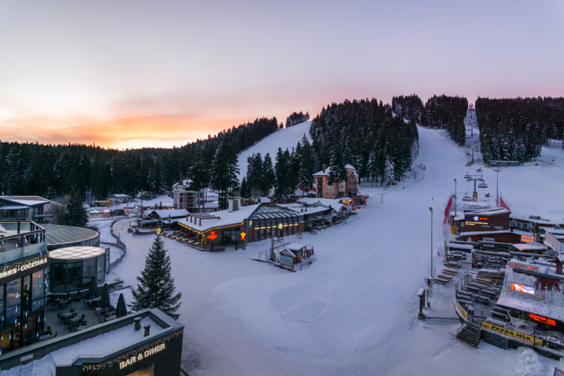 Отлага се официалното отваряне на ски център Ястребец“ в Боровец.