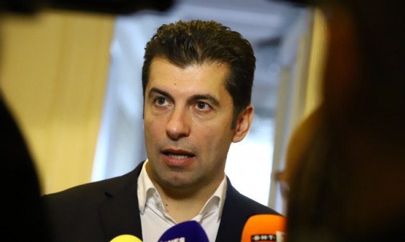 Петков: Песента за Лена ме зарадва - тя е шамар за Слави