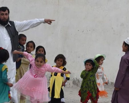 Мъж от Пакистан стана баща за 60-ти път