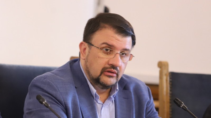 Настимир Ананиев ще съди Слави Трифонов заради скандала с Nexo.
