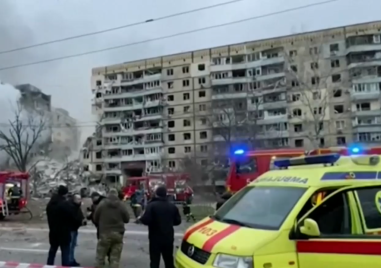 Руска ракета разруши жилищен блок в украинския град Днипро Десетки