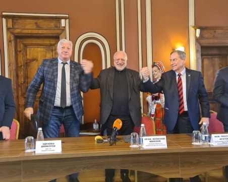 Ялов мач: МК Сложи на дузпата Партийния дом при становище на ЕСУТ, че теренът не става за оперен театър