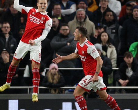 Арсенал подчини Тотнъм в дербито на Лондон и вече води с 8 точки на върха