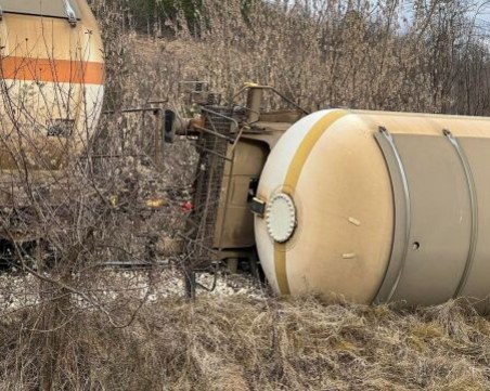 Вагоните с амоняк в Сърбия: Вдигнаха и последната от цистерните