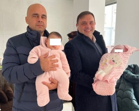 Адвокатът на едно от разменените бебета: Семейството свиква с размяната