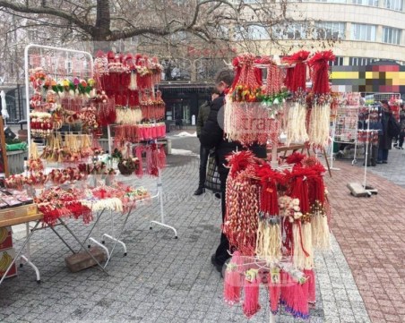 Гаф в сайта на Община Пловдив прецаква търговци на мартеници?