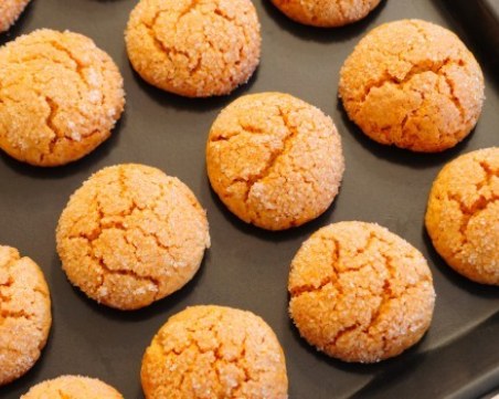 Лесни домашни курабийки с кисело мляко, яйца и сода