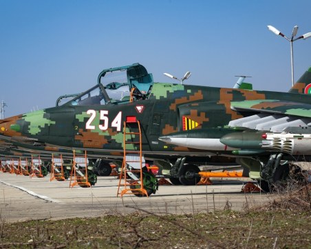 МО: Не сме продавали или предоставяли самолети Су-25 за Украйна