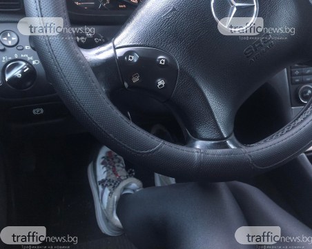 Пробвали ли сте да карате автоматик с два крака? Е, някои жени го могат