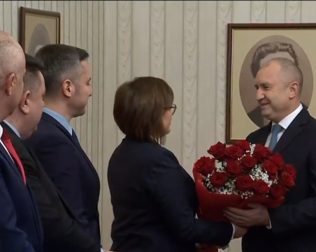 Радев връчи третия мандат: Избрах БСП, защото имат най-голям шанс
