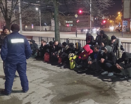 Свалиха 19 бежанци от автобус при полицейска проверка в Хасково