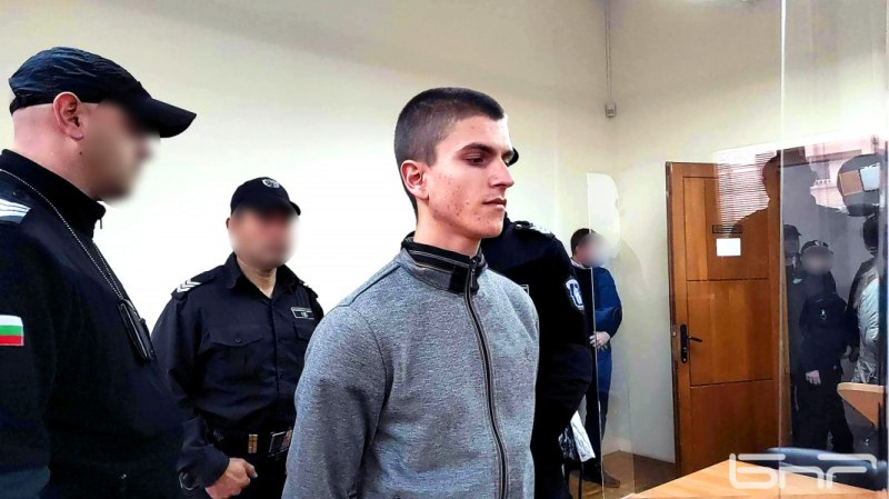 Бургаският районен съд остави за постоянно в ареста шофьора, който