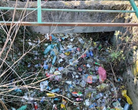 Игрище в Калофер заприлича на сметище