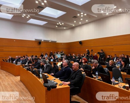 Насрочиха за следобед исканата от ГЕРБ извънредна сесия за Панаира