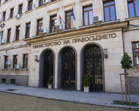 Правосъдното министерство: Няма бой между Семерджиев и прокурорския син от Перник