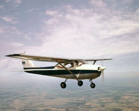 Самолет „Чесна