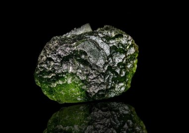 Белгийска експедиция откри рядък метеорит с тегло 7 6 килограма в Антарктида съобщи пресслужбата