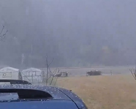 Гръмотевична буря и градушка в Смолянско