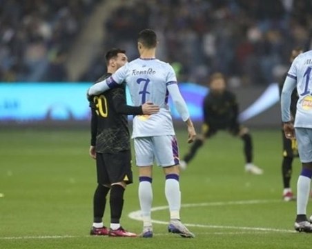 Роналдо пусна снимка с Меси и написа: Хубаво е да видя някои стари приятели